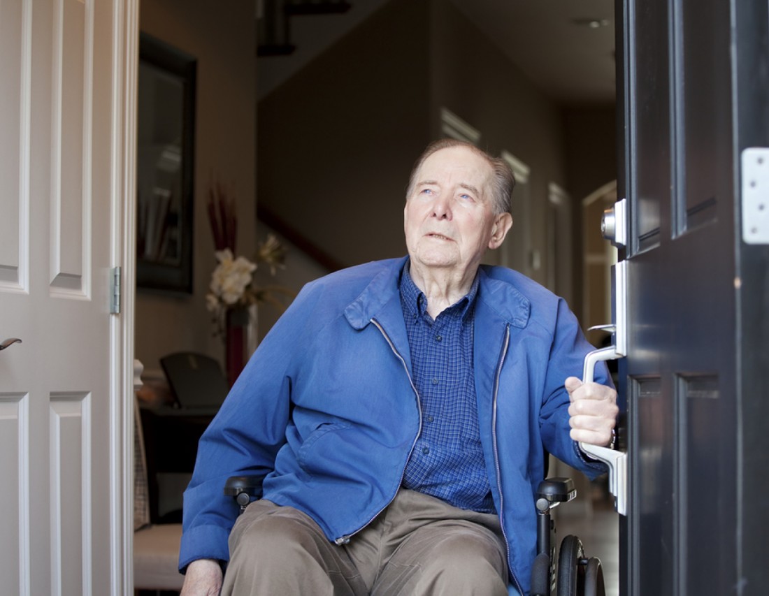 Home Care in Plymouth MI: Senior Knee Pain