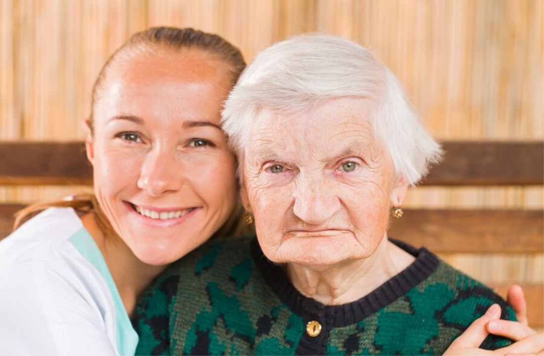 Senior Care in Bloomfield Hills MI: Caregiver Tips